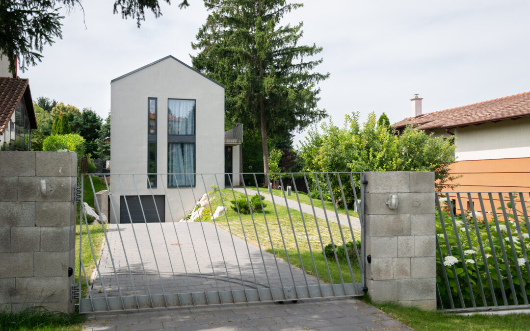 Pesthidegkút, Családi ház